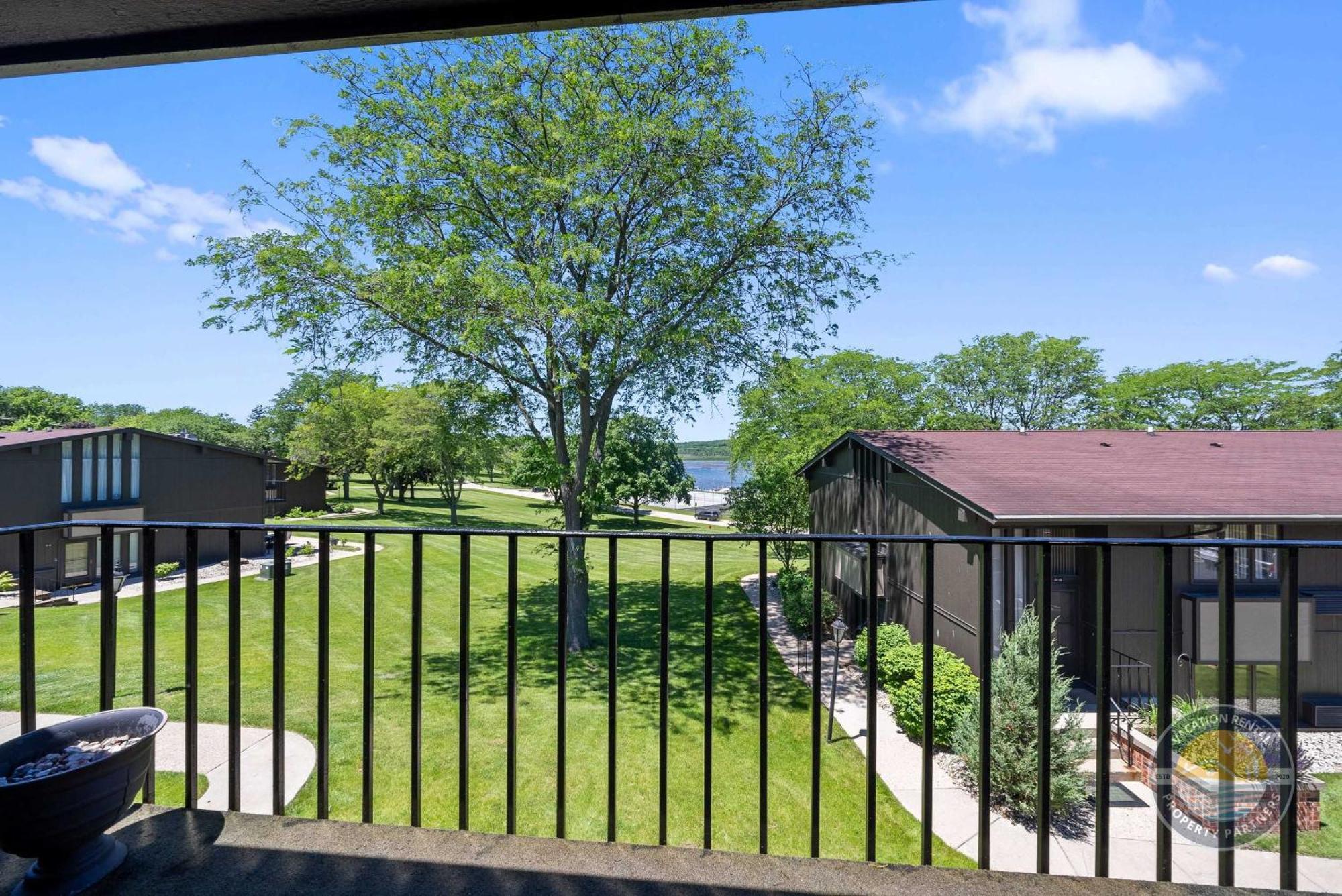 New Lake Como Condo With Lake Views Lake Geneva Exterior foto
